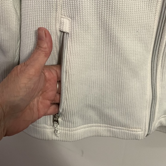 Free Country White part quilted hooded jacket, Size Medium, see measurements - Picture 3 of 7